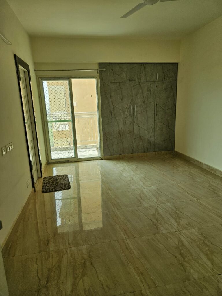 6 ROOM
